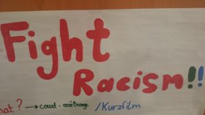 Projektentwicklungen gegen Rassismus: Plakat Fight Racism